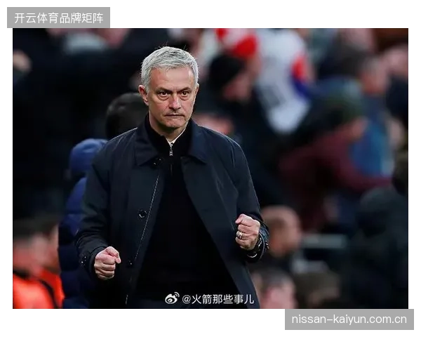 皇马中场楚阿梅尼与拉比奥组成的中场屏障，为法国队豪华的攻击线提供了强大的防守支持